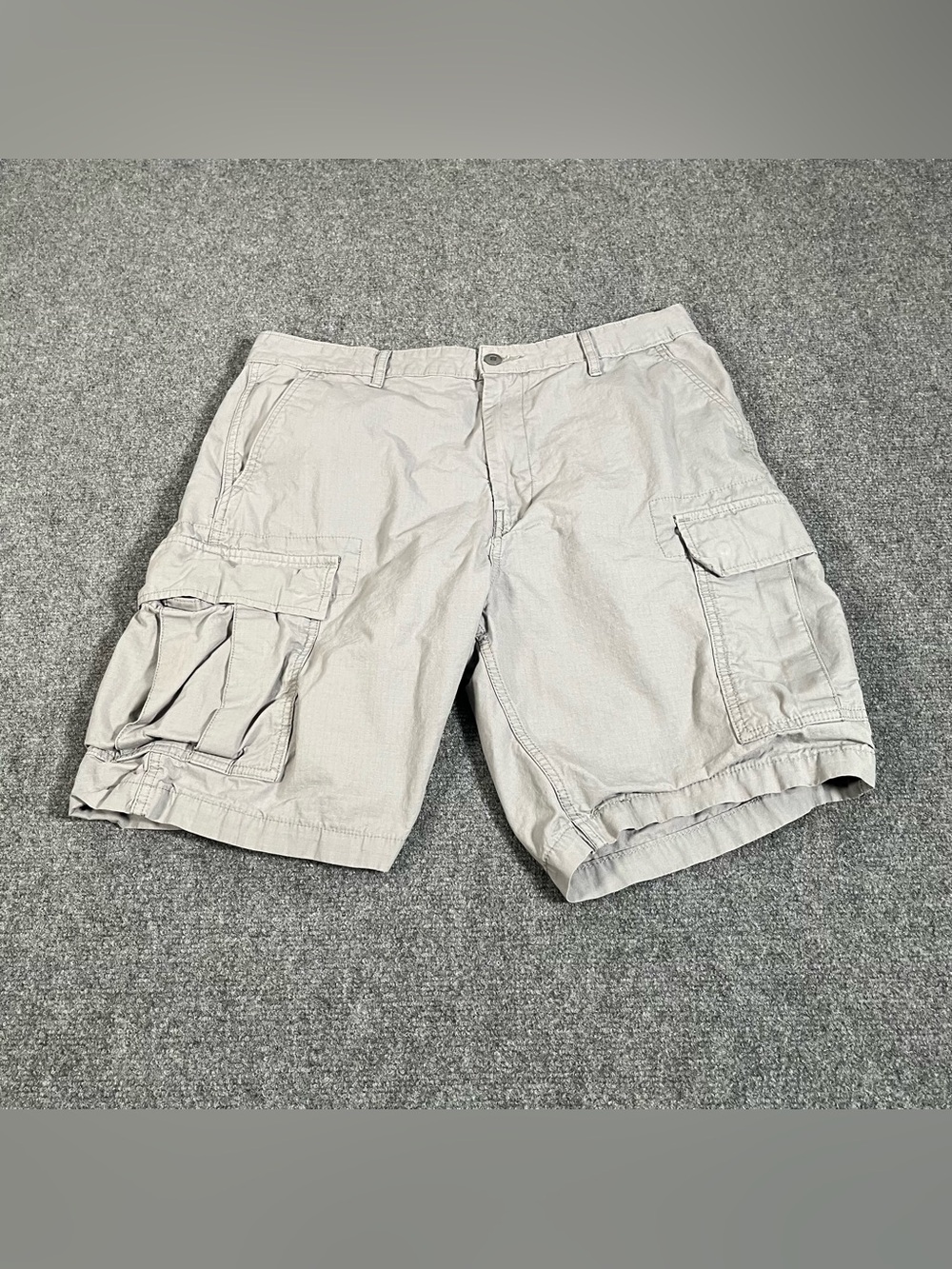 Levi’s Strauss Cargo Shorts Mens Size 36 Gray Hiking Gorpcore Casual Utility